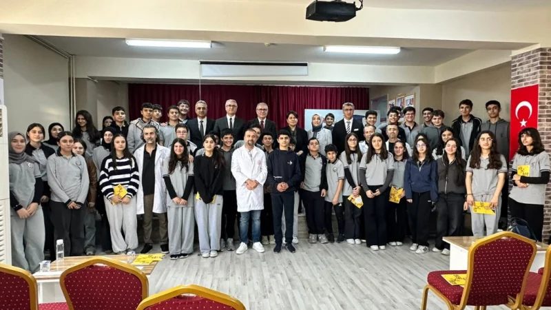 Batman'da 'Bilimle Büyüyen Nesiller' Projesi Kapsamında Eğitim Programı Düzenlendi