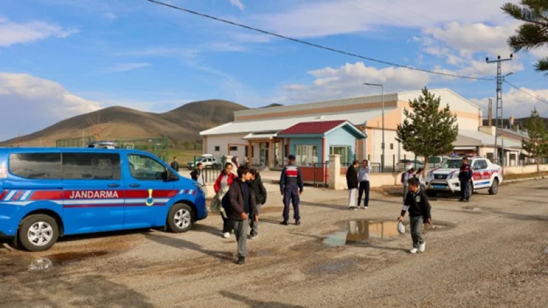 Bayburt'ta Okul Çevrelerinde Güvenlik Denetimleri Sıkılaştırıldı