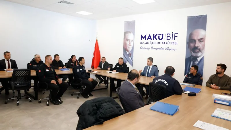 Bucak'ta Olası Depremlere Karşı Masa Başı Tatbikat Gerçekleştirildi