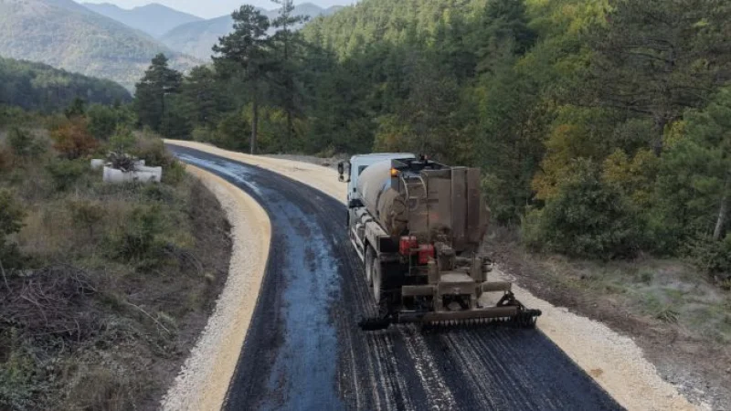 Bursa Büyükşehir Belediyesi Osmangazi'de 10 Kilometrelik Yolu Yeniledi