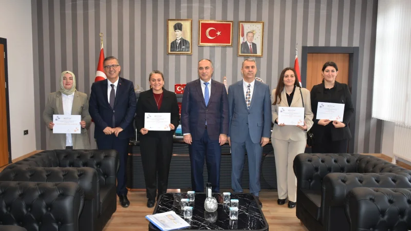 Bursa Yenişehir'de Hüma Hatun Mesleki ve Teknik Anadolu Lisesine 'eTwinning Okulu' Unvanı