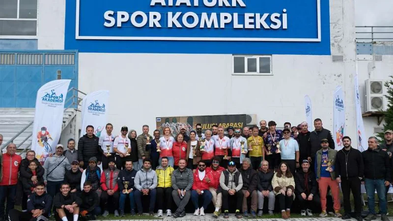 Büyükçekmece'de 7. Uluslararası Ali Hüryılmaz Bisiklet Yarışı Heyecanı Sona Erdi