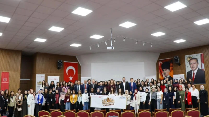 Çanakkale'de 'Maziden Atiye' Projesi ile 15 Temmuz Ruhu Gençlere Aktarılıyor