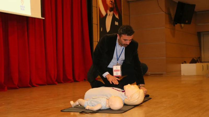 Çiğli Belediyesi'nden Vatandaşlara Yönelik İlk Yardım Eğitimi