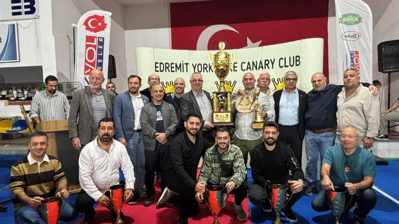 Dünyanın En Büyük Yorkshire Kanarya Yarışması Edremit'te Gerçekleştirildi