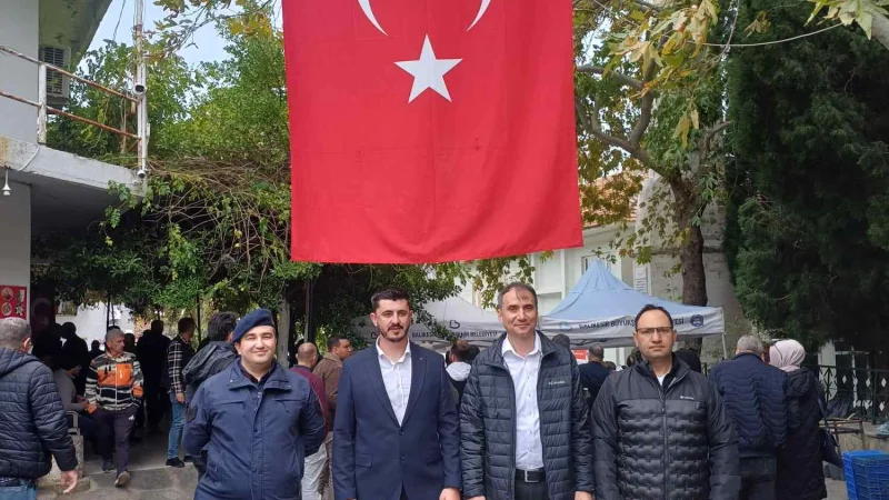 Edremit'te Geleneksel Hayır Etkinliği Düzenlendi