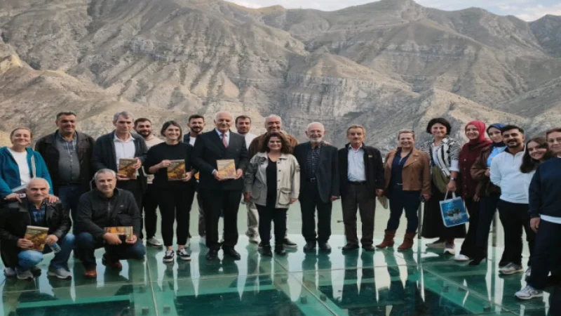 Erzurum'un Sessiz Şehri Uzundere'nin Kültürel Mirası Kitabı Tanıtıldı