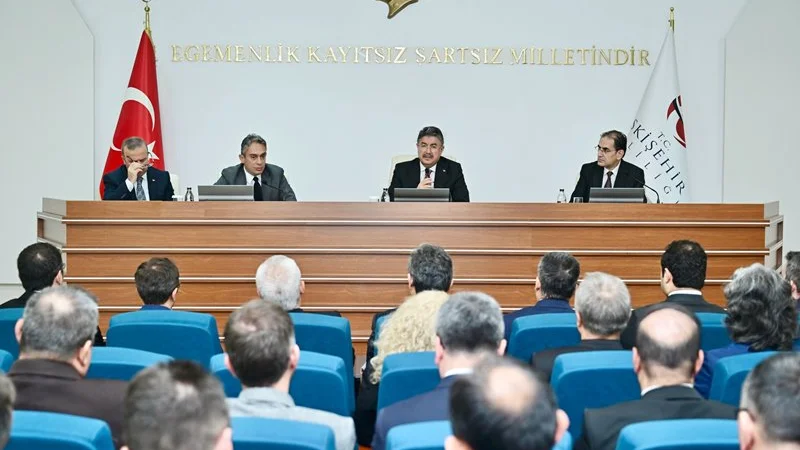 Eskişehir'de İl Güvenlik ve Asayiş Toplantısı Düzenlendi
