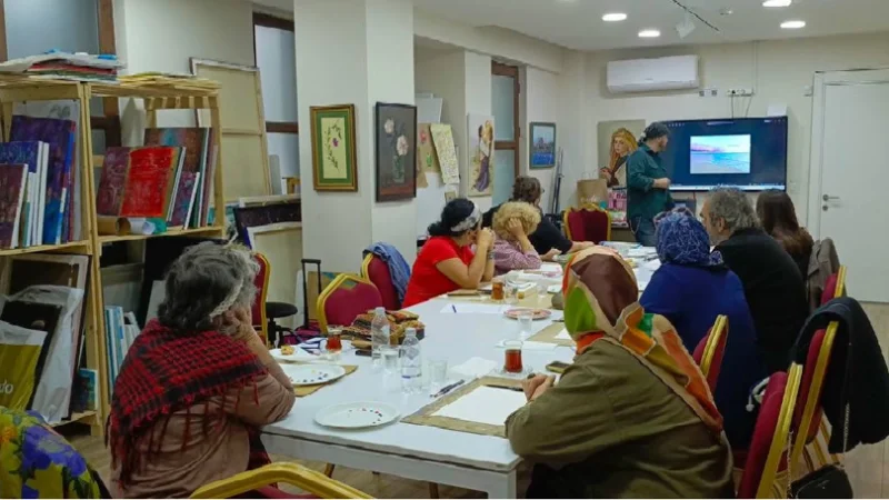 Fatih'te Suluboyada Soyut Resmin İfade Gücü Keşfedildi