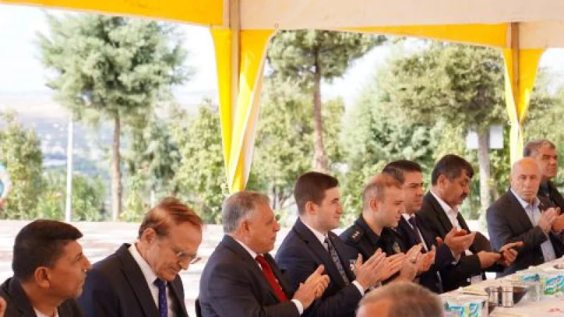 Gaziantep'te Oğuzeli Belediyesi 19 Ekim Muhtarlar Günü'nü Programla Kutladı