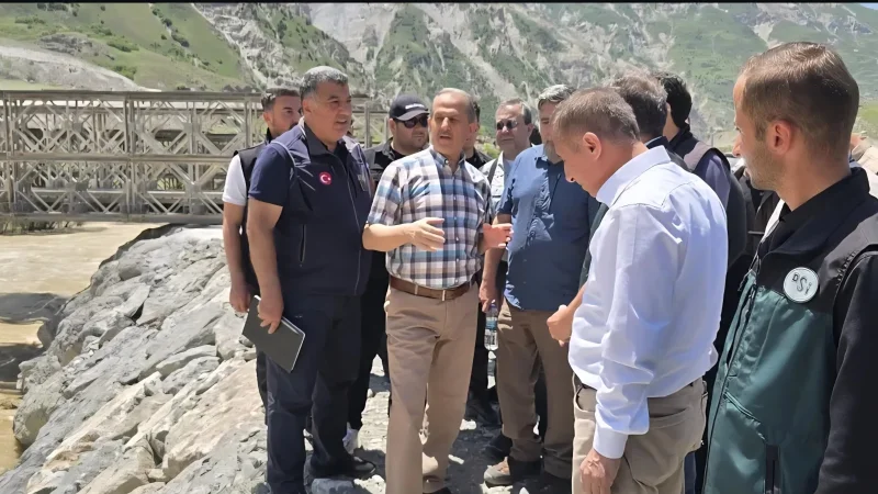 Hakkari'de Heyelanla Zarar Gören Katı Atık Tesisinde İnceleme