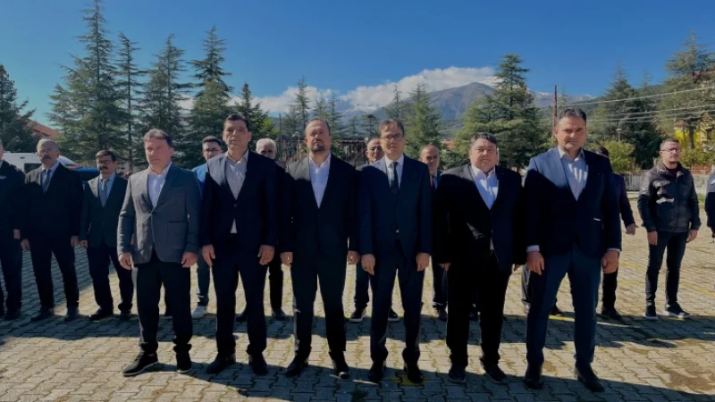 Isparta'nın Yenişarbademli İlçesinde 19 Ekim Muhtarlar Günü Törenle Kutlandı