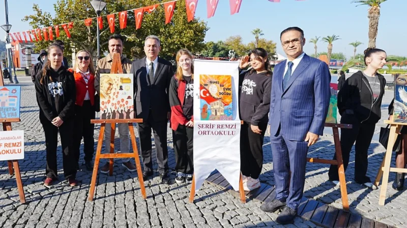İzmir'de Cumhuriyet Bayramı Coşkusu: 103 Yıla 103 Eser Sergisi