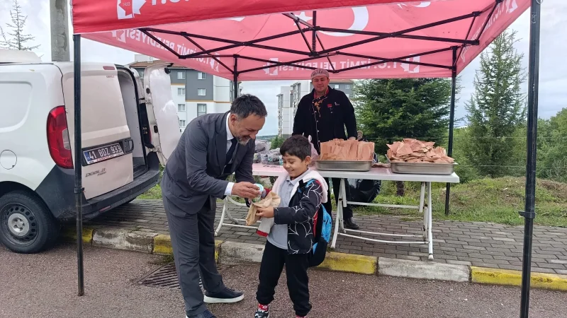 İzmit Belediyesi'nden Öğrencilere Beslenme Saati Desteği