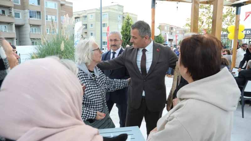 İzmit'te Yeni Sosyal Yaşam Alanı: Gülümse Kafe Alikahya'da Açıldı