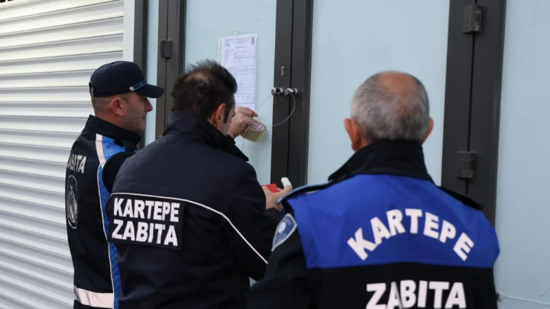 Kartepe'de Kurallara Uymayan Market Zabıta Tarafından Mühürlendi