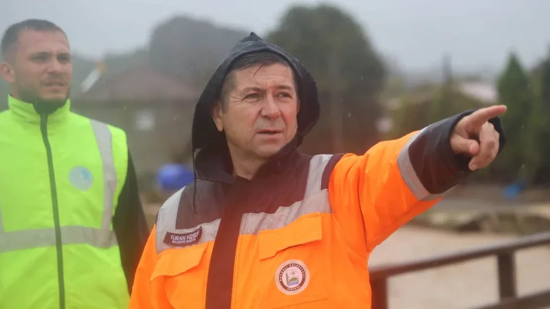 Kocaali'de Şiddetli Yağış ve Sel: 8 Kişi Kurtarıldı