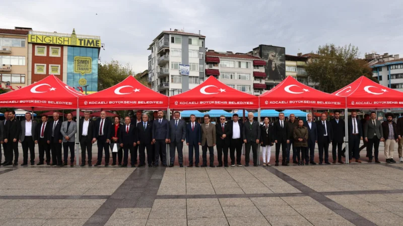 Kocaeli'de 19 Ekim Muhtarlar Günü Çelenk Töreniyle Kutlandı