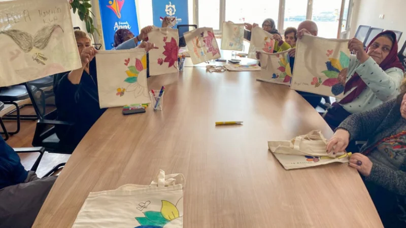 Kocaeli'de Huzurevi Sakinleri İçin Renkli Atölye Çalışması Düzenlendi