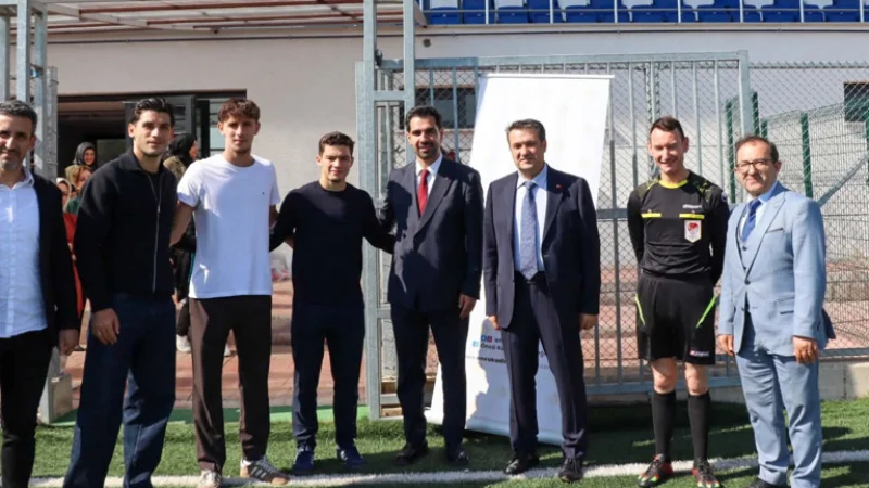 Kocaeli'de 'İyilik Kervanı' Projesi Kapsamında Dostluk Maçı Düzenlendi