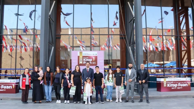 Kocaeli'de Koruma Altındaki Çocuklar ve Huzurevi Sakinleri Kitap Fuarı'nda Buluştu
