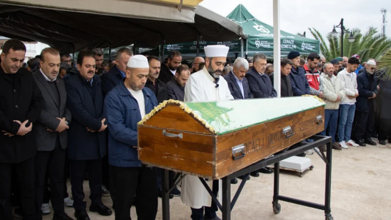 Kocaeli'de Sel Sularına Kapılan Eski Muhtar Son Yolculuğuna Uğurlandı