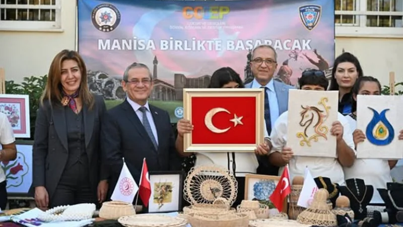 Manisa'da Dünya Kız Çocukları Günü'ne Özel El Emeği Sergisi