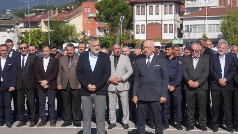 Niksar'da 19 Ekim Muhtarlar Günü Törenlerle Kutlandı