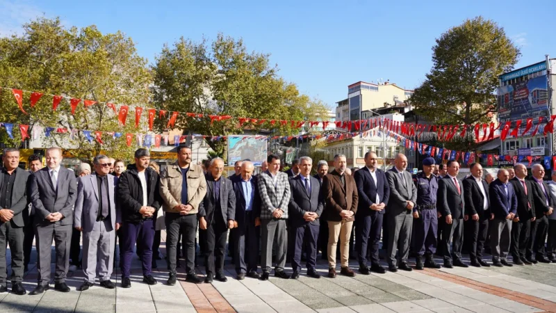 Orhangazi'de 19 Ekim Muhtarlar Günü Cumhuriyet Meydanı'nda Kutlandı