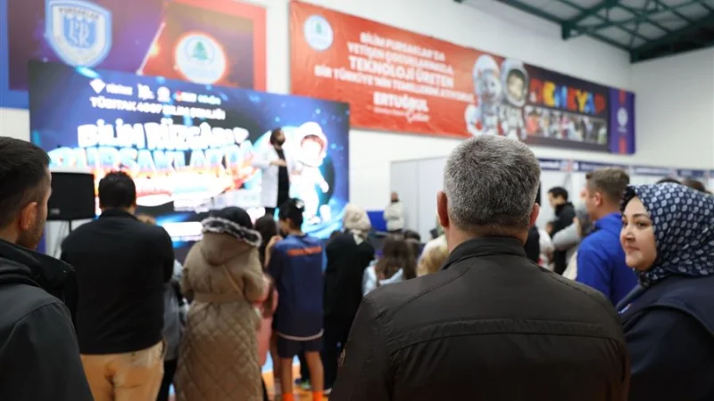 Pursaklar'da 3. Bilim Şenliği Çocukları ve Gençleri Buluşturdu