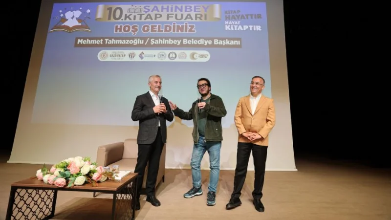 Şahinbey Kitap Günleri'nde Eğlenceli Anlar: Prof. Dr. Oytun Erbaş'tan Evlilik Talebi