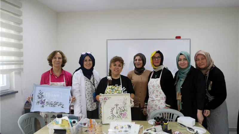 Sakarya'da SAMEK kursları eski eşyaları sanata ve kazanca dönüştürüyor