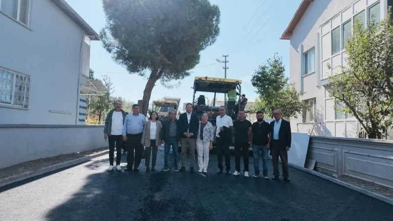 Sındırgı'da 6,4 Kilometrelik Sıcak Asfalt ve Kaldırım Seferberliği Başladı
