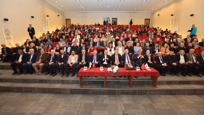Talas'ta Türk Dünyası Şairleri Şiir Dinletisinde Buluştu