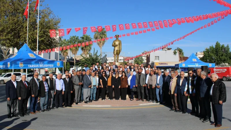 Tarsus'ta 19 Ekim Muhtarlar Günü Dolayısıyla Çelenk Sunma Töreni Düzenlendi