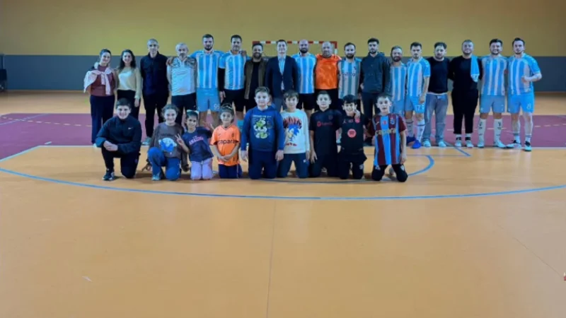 Trabzon'da Kamu Sporları Futsal Turnuvası'nda Karşılaşma Berabere Bitti