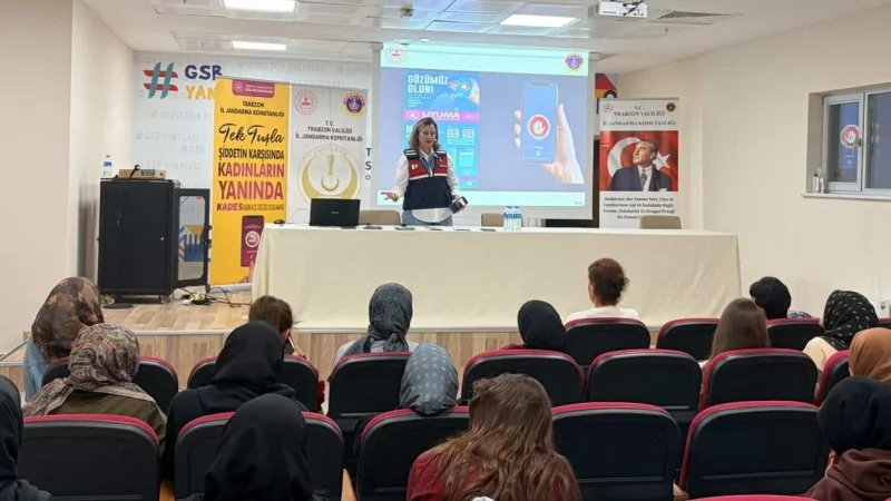 Trabzon'da öğrencilere KADES ve güvenli internet eğitimi