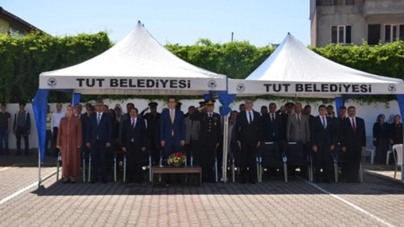 Adıyaman Tut'ta 19 Mayıs Coşkusu: Törenler Çelenk Sunumu ve Gösterilerle Kutlandı