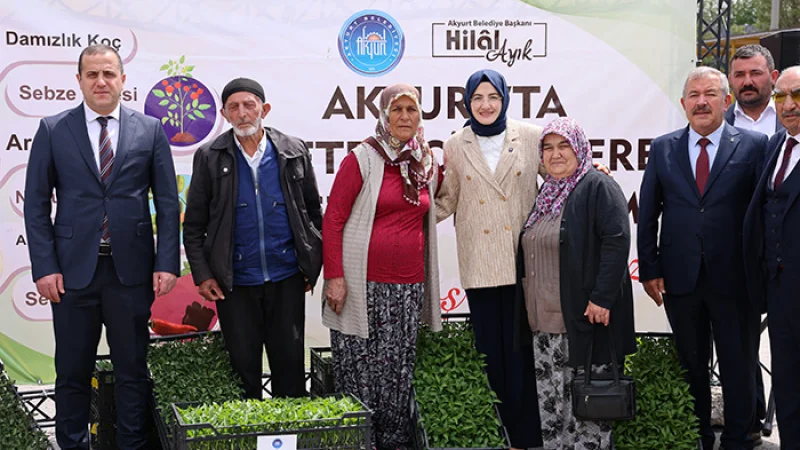 Akyurt'ta 1 Milyon Sebze Fidesi Çiftçilerle Buluştu