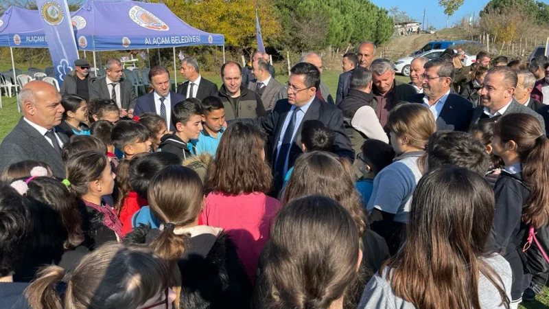 Alaçam'da 'Türkiye Yüzyılı'na Nefes' Fidan Dikim Etkinliği Gerçekleştirildi