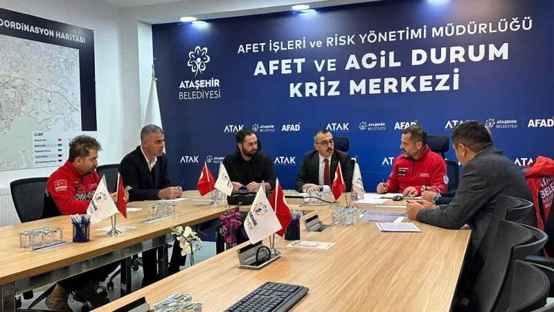 Ataşehir'de Yoğun Yağış Alarmı: Ekipler Sahada Çalışmalarını Sürdürüyor