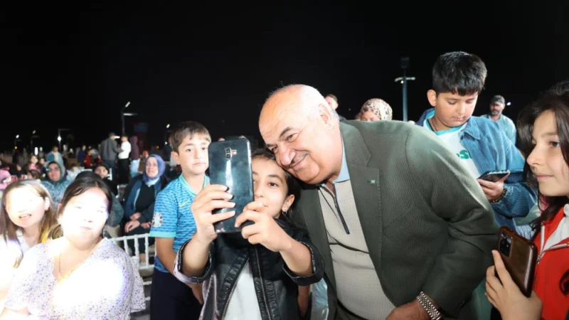 Aziziye'de Güz Akşamları Etkinlikleri Binlerce Vatachanı Buluşturdu