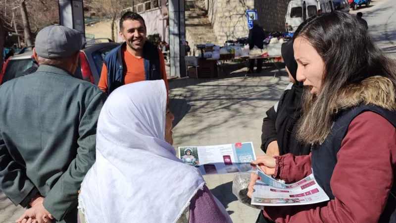 Başyayla'da Pazar Yerinde KADES Bilgilendirmesi