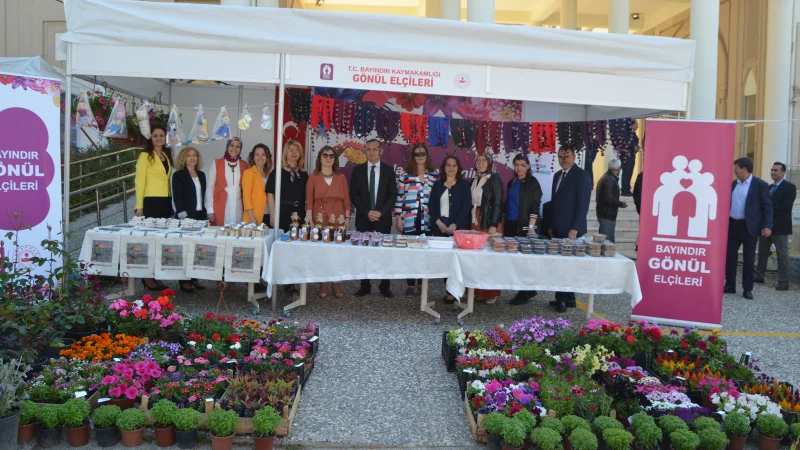 Bayındır'da Gönül Elçileri Projesi Çiçek Festivali'nde Tanıtıldı
