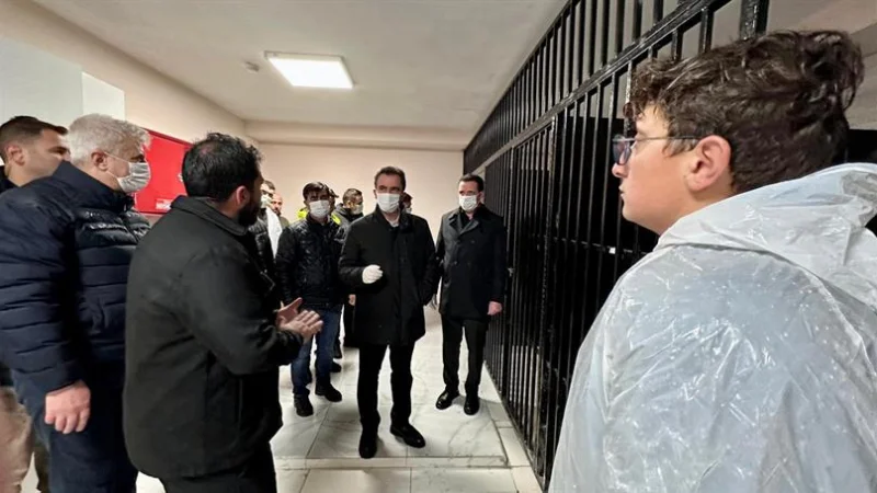 Bitlis Valisi Ahmet Karakaya'dan Sokak Hayvanları Bakımevi'ne İnceleme