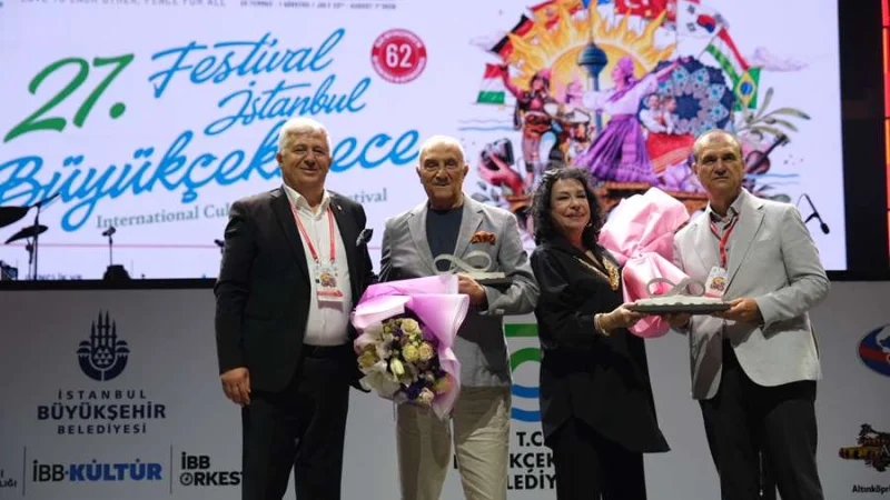 Büyükçekmece'de Sanatın Dev İsimlerine Yaşam Boyu Onur Ödülü