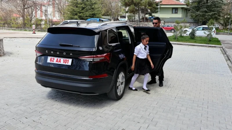 Çemişgezek'te 23 Nisan Coşkusu: Kaymakamlık Koltuğu Öğrenciye Devredildi