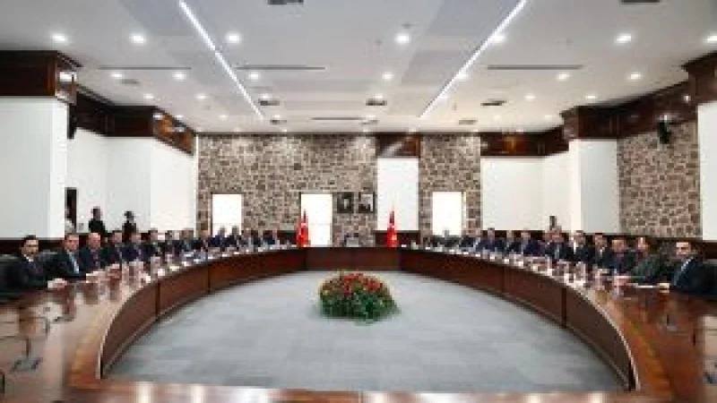 Çeşme Kaymakamı Mehmet Maraşlı, İzmir Valiliği Değerlendirme Toplantısı'na Katıldı
