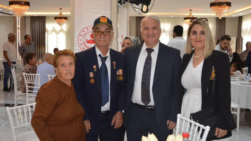 Ceyhan'da 19 Eylül Gaziler Günü Dolayısıyla Yemek Programı Düzenlendi