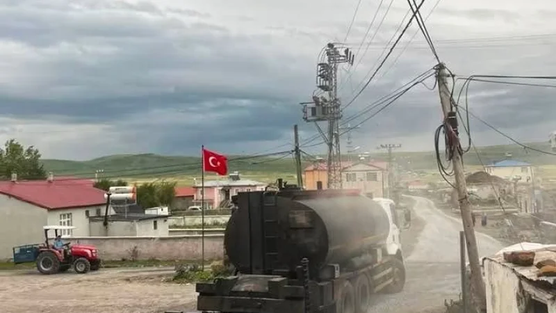 Çıldır'da Mahalle Yollarında Yenileme Çalışmaları Başladı